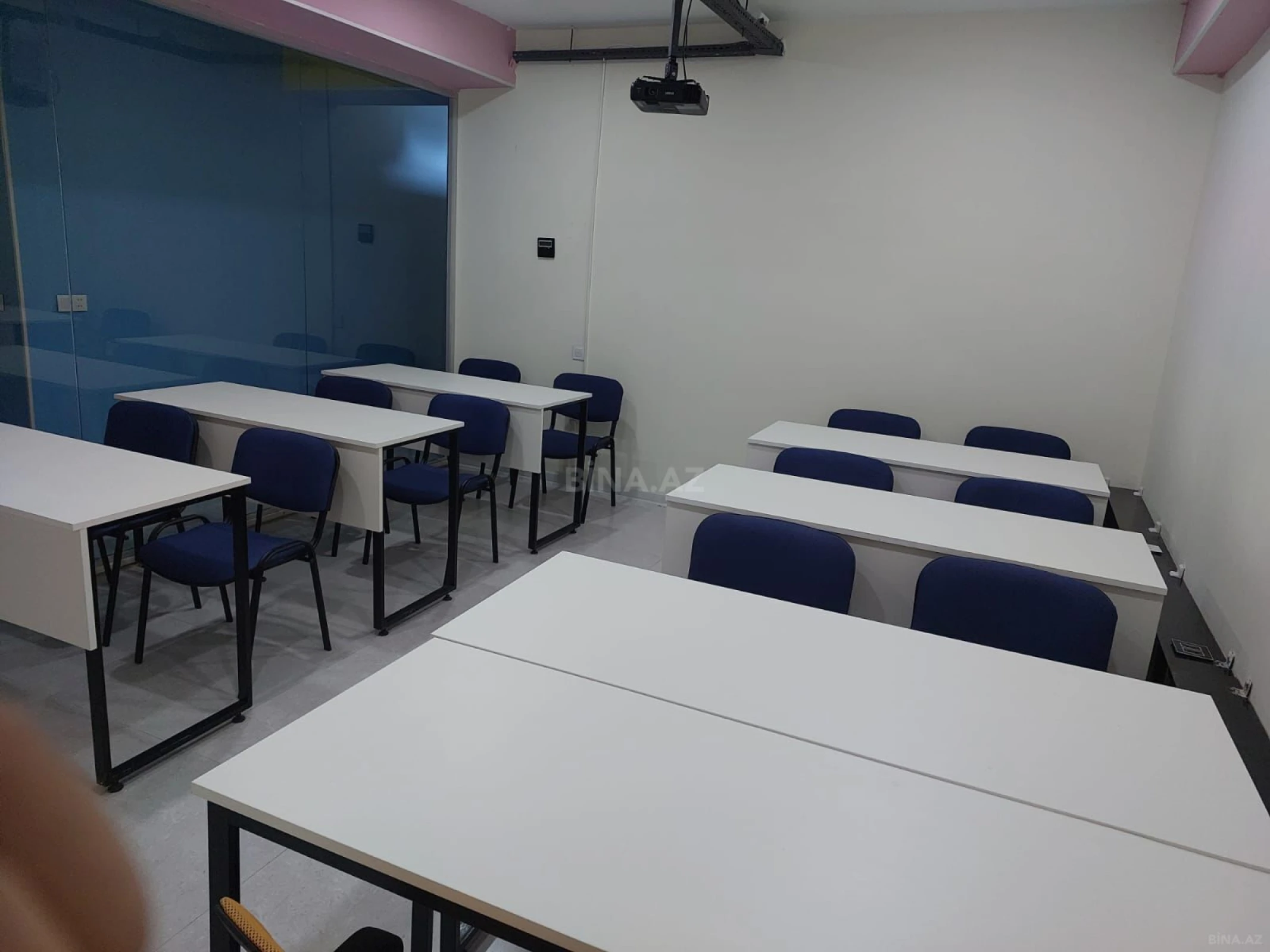 Satılır obyekt 220 m²