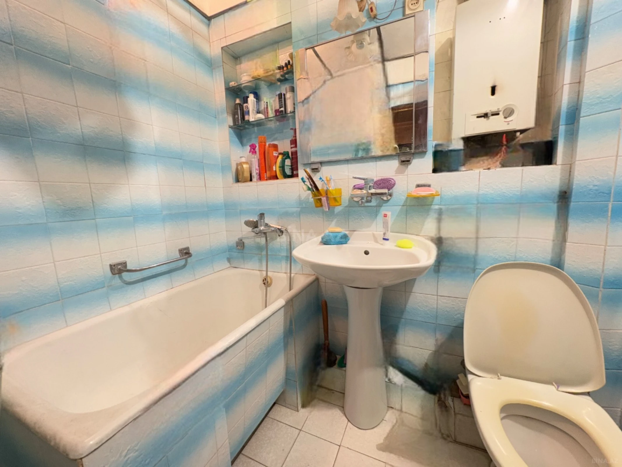 Satılır 3 otaqlı mənzil 60 m²