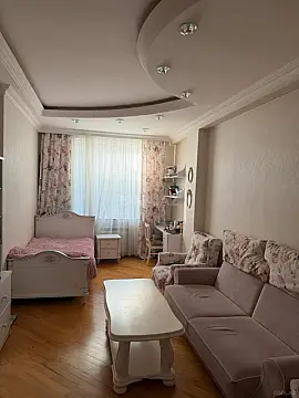Satılır 4 otaqlı mənzil 160 m²