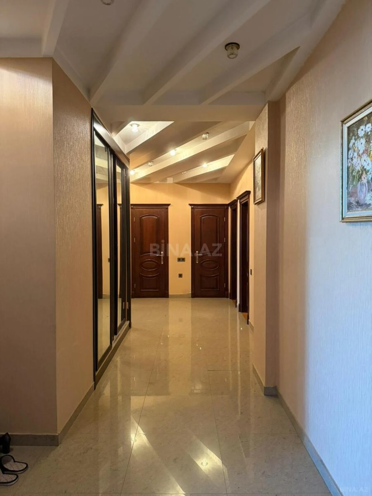 Satılır 4 otaqlı mənzil 160 m²