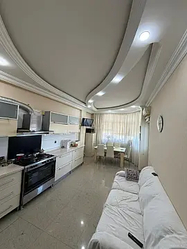 Satılır 4 otaqlı mənzil 160 m²