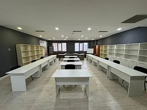 Satılır 6 otaqlı ofis 252 m²
