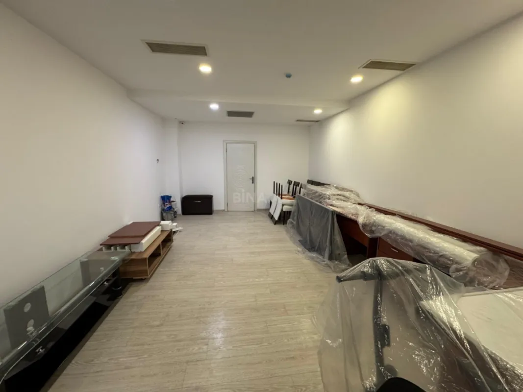 Satılır 6 otaqlı ofis 252 m²