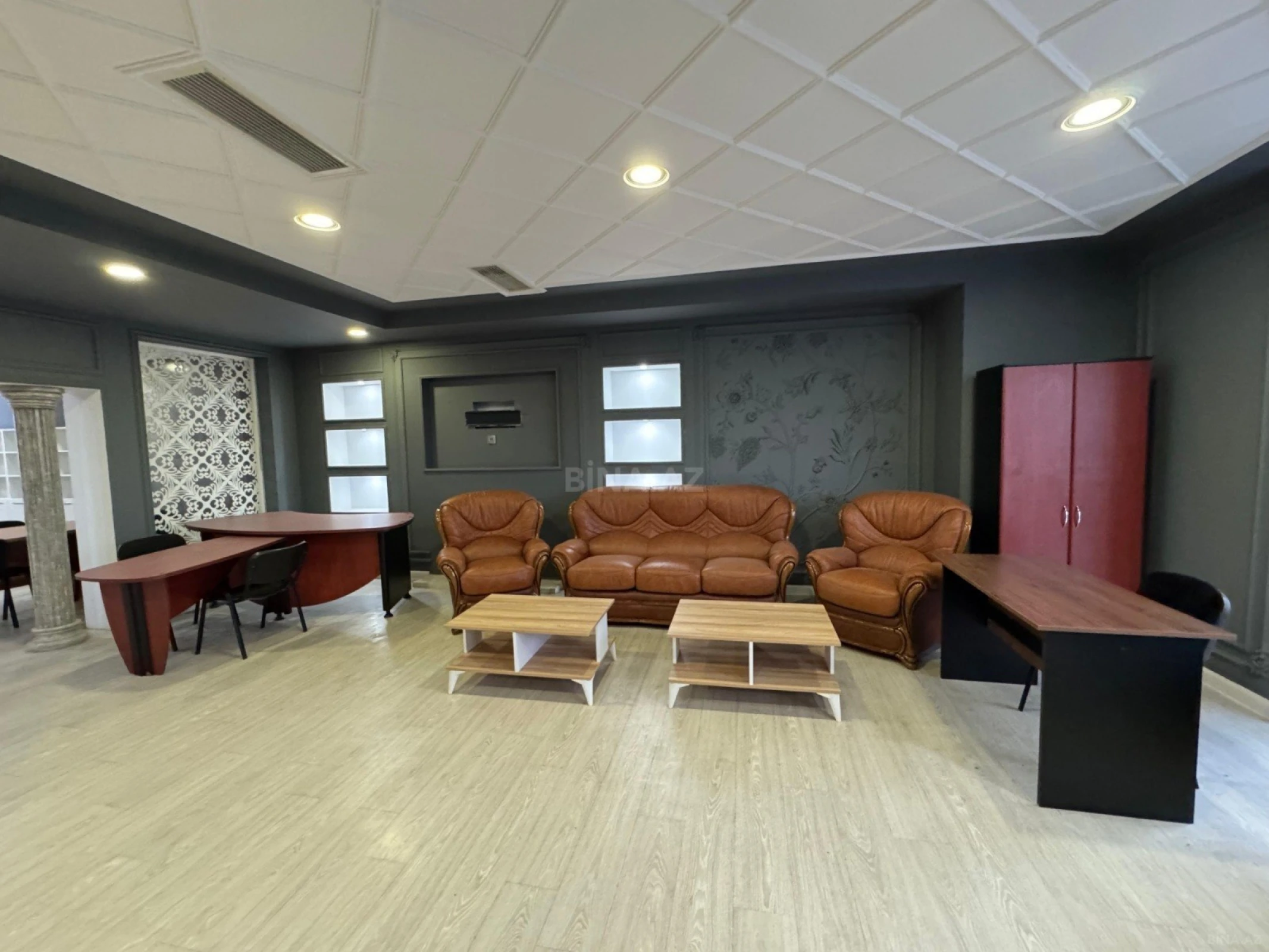 Satılır 6 otaqlı ofis 252 m²