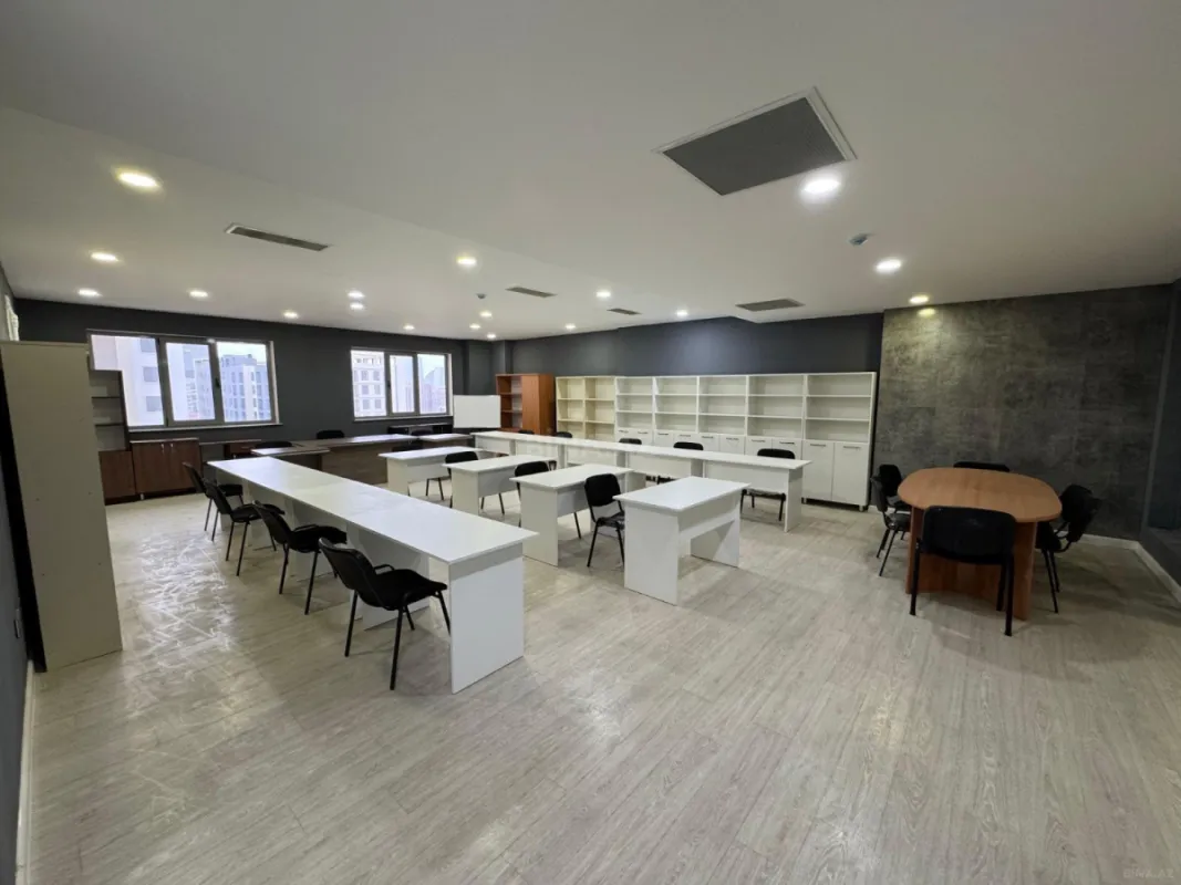 Satılır 6 otaqlı ofis 252 m²