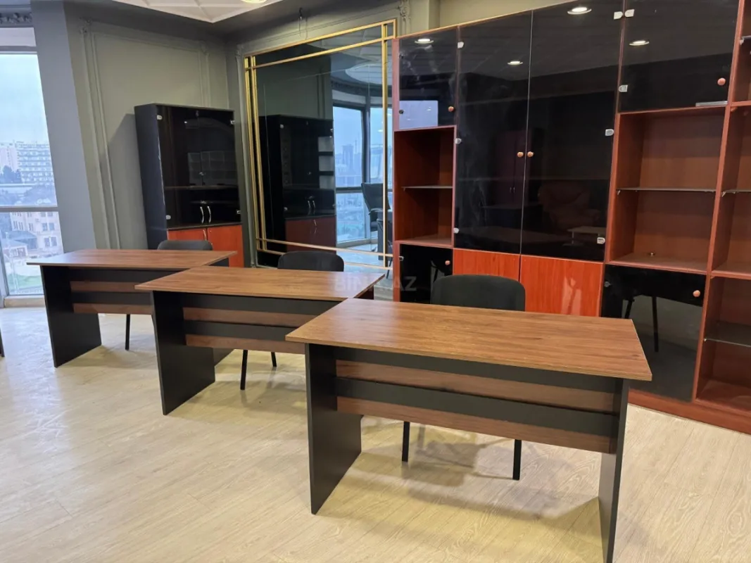 Satılır 6 otaqlı ofis 252 m²