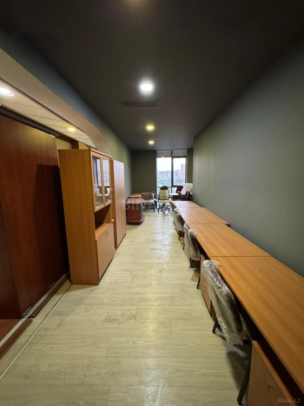 Satılır 6 otaqlı ofis 252 m²
