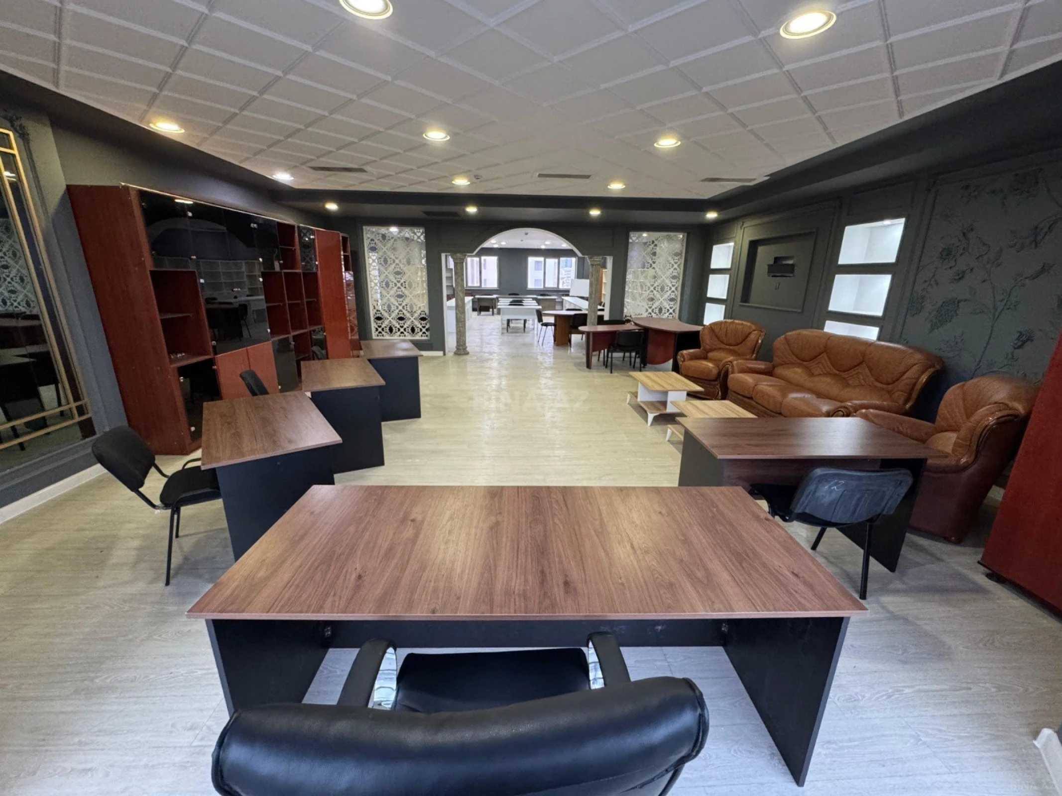 Satılır 6 otaqlı ofis 252 m²