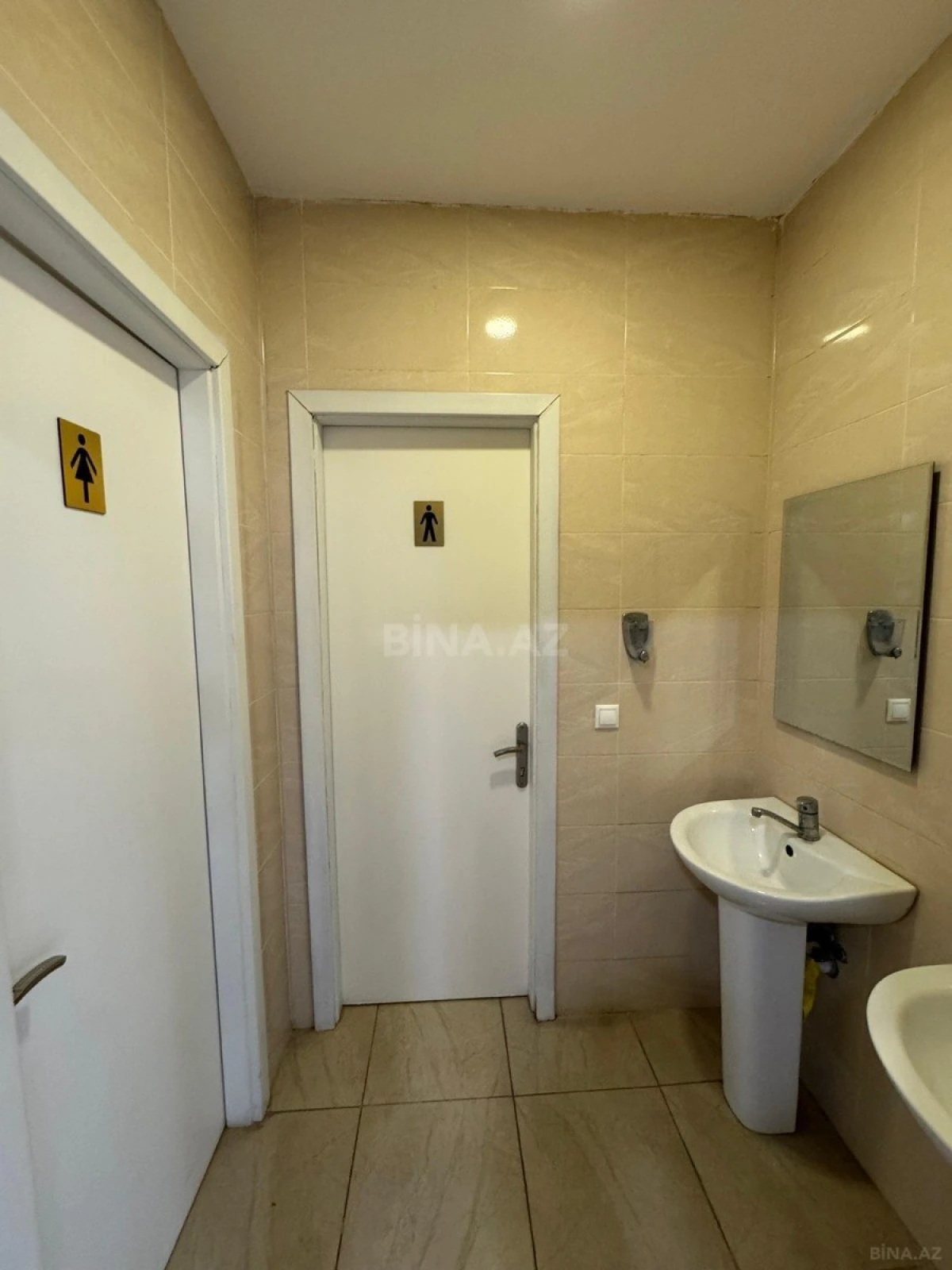 Satılır 6 otaqlı ofis 252 m²