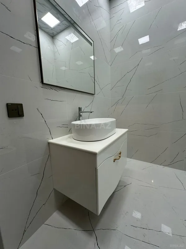 Kirayə verilir 3 otaqlı mənzil 150 m²