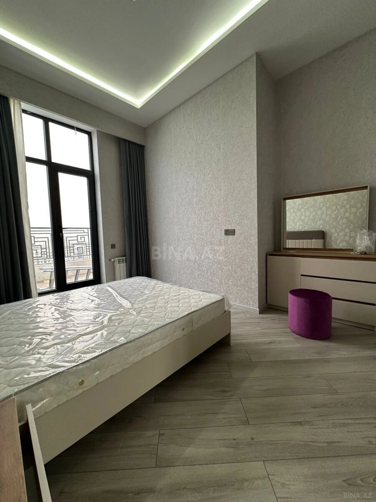 Kirayə verilir 3 otaqlı mənzil 150 m²