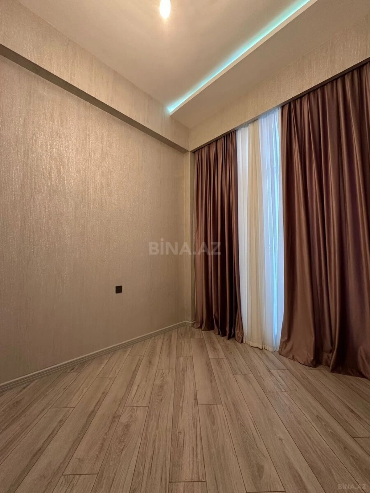 Kirayə verilir 3 otaqlı mənzil 150 m²