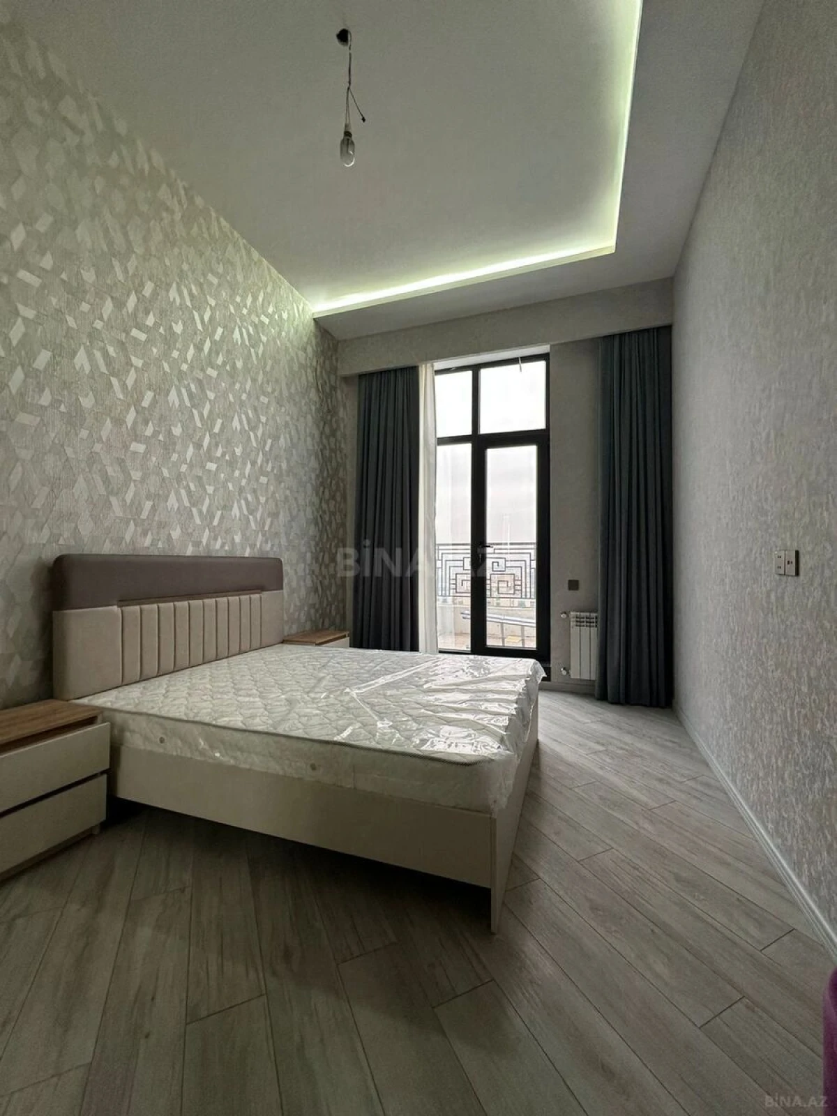 Kirayə verilir 3 otaqlı mənzil 150 m²