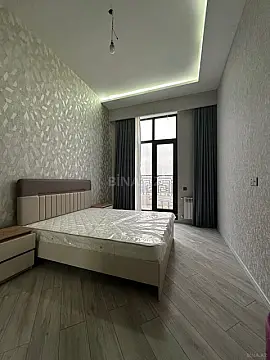 Kirayə verilir 3 otaqlı mənzil 150 m²