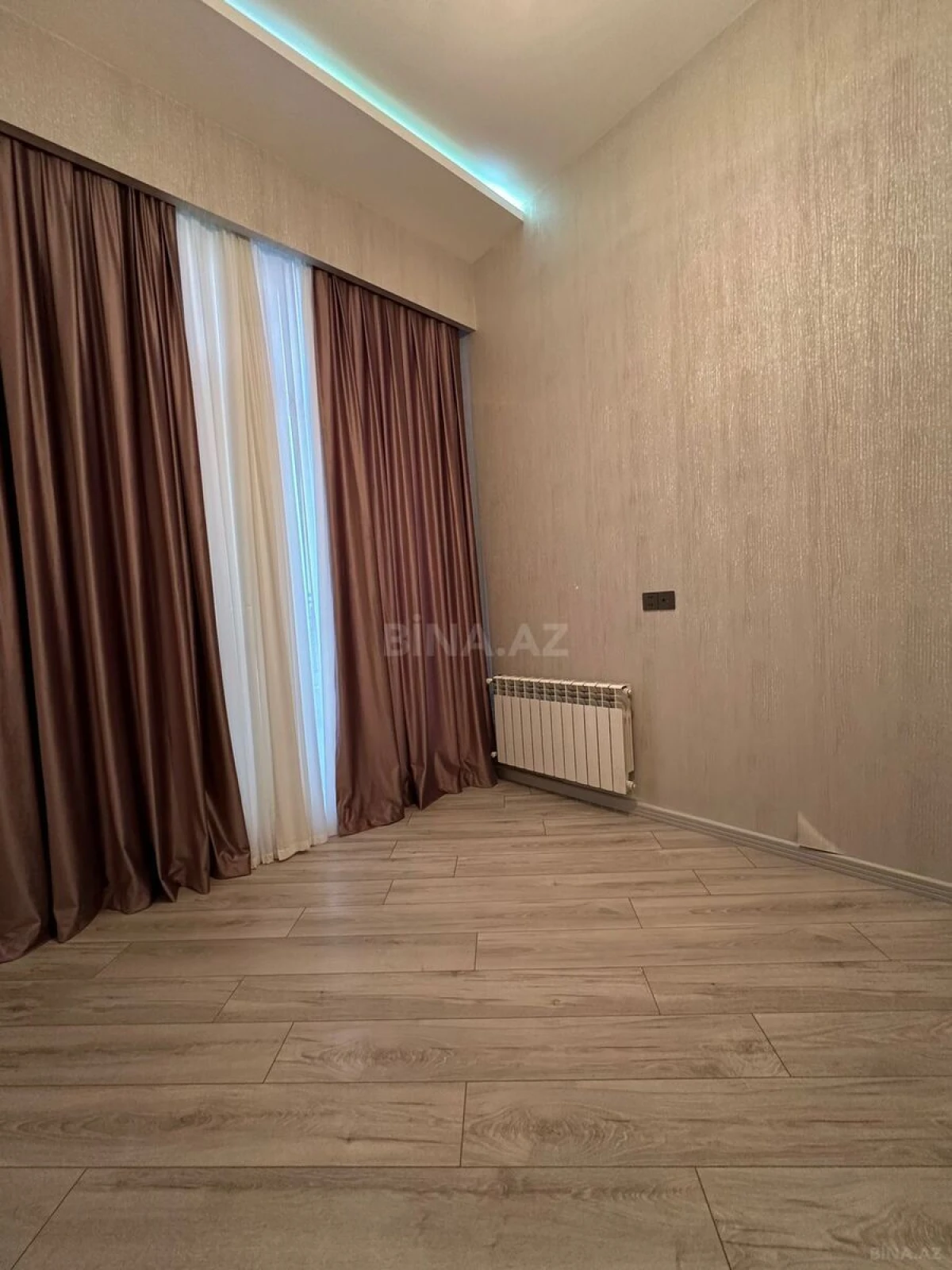 Kirayə verilir 3 otaqlı mənzil 150 m²
