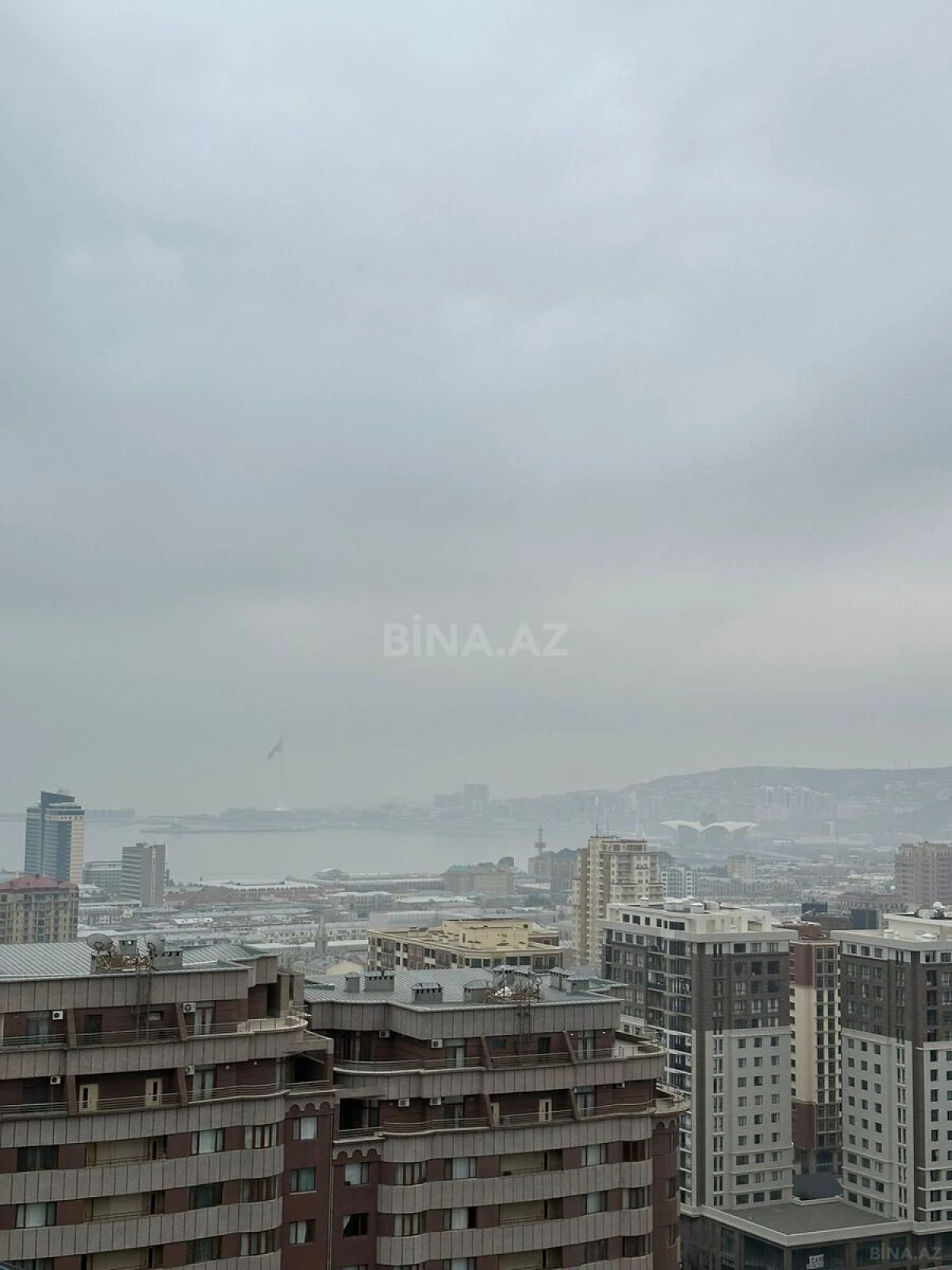 Kirayə verilir 3 otaqlı mənzil 150 m²