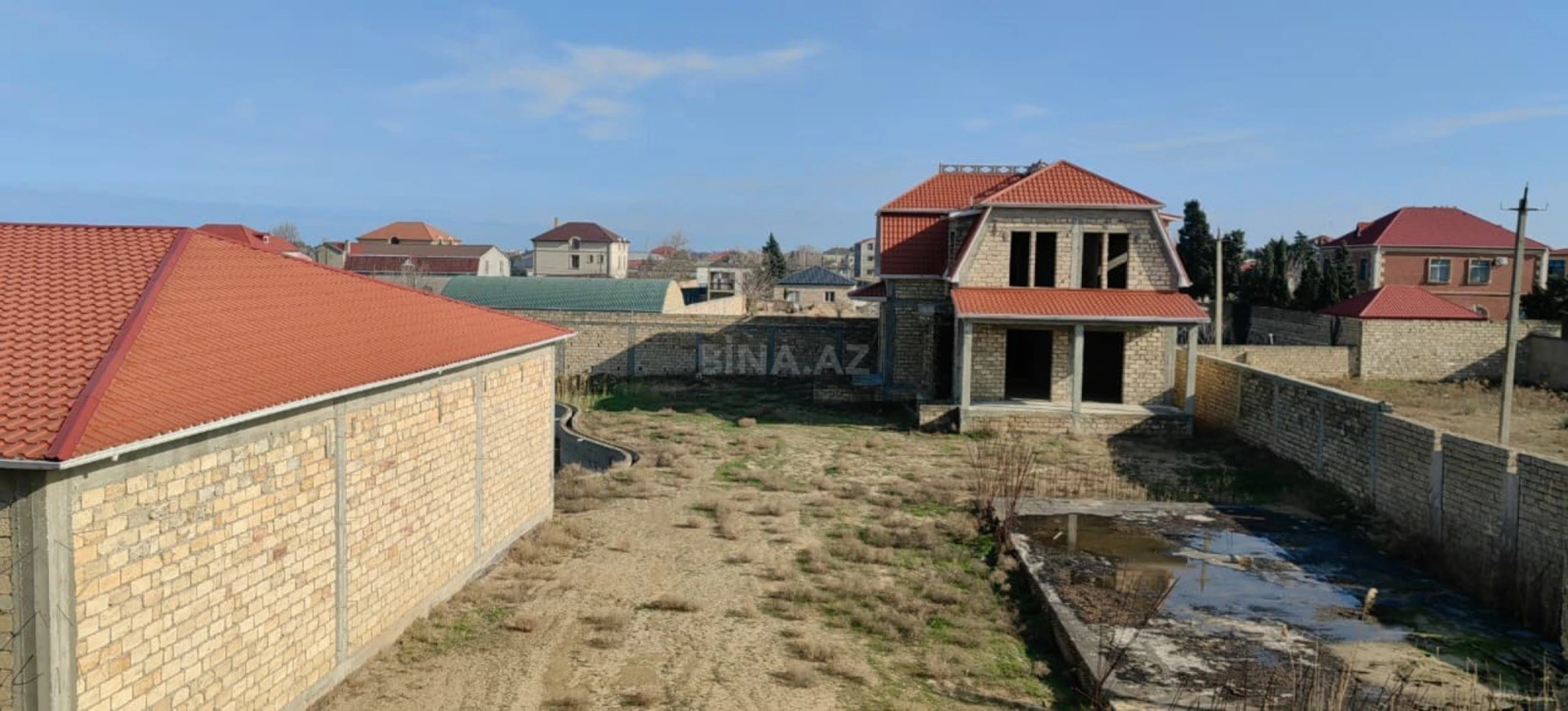 Satılır 20 otaqlı həyət evi 1000 m²
