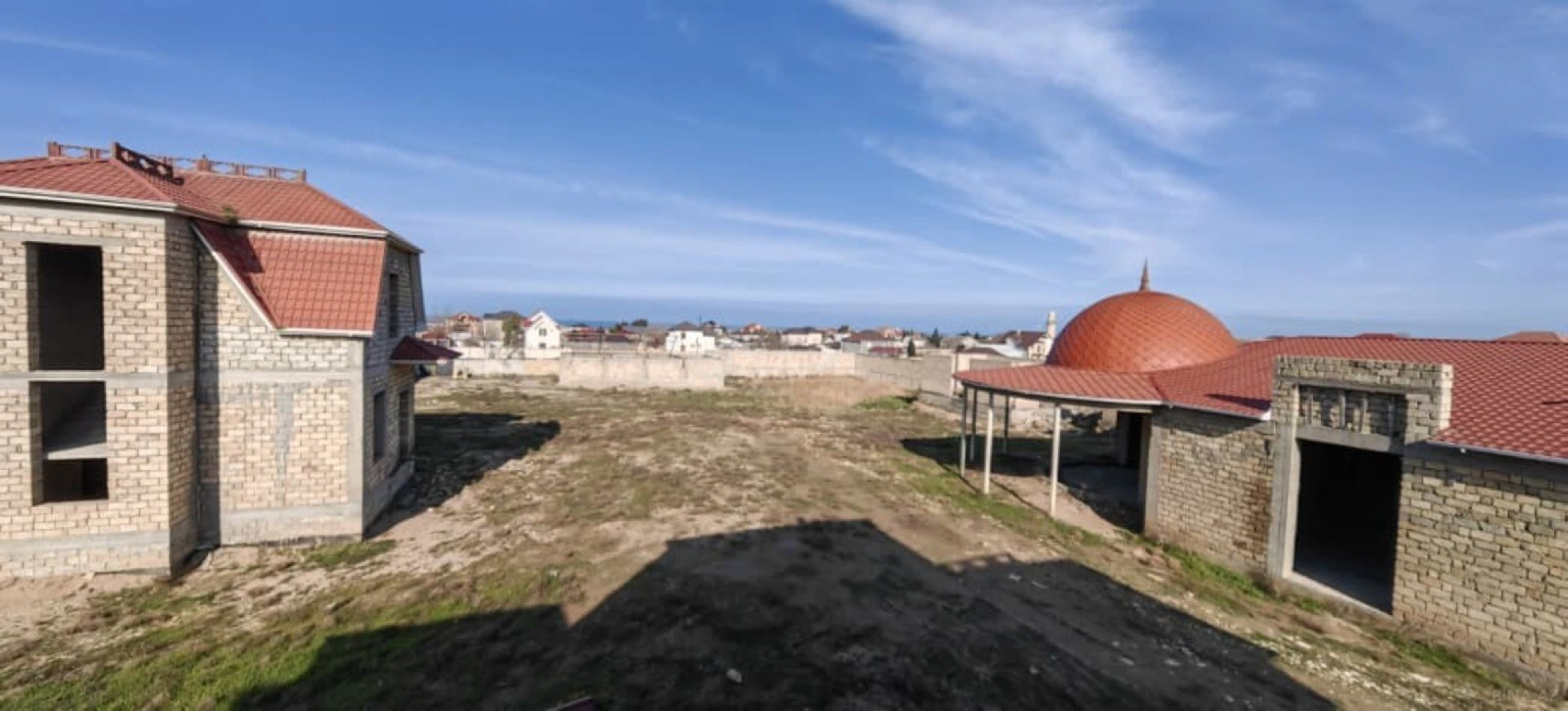 Satılır 20 otaqlı həyət evi 1000 m²