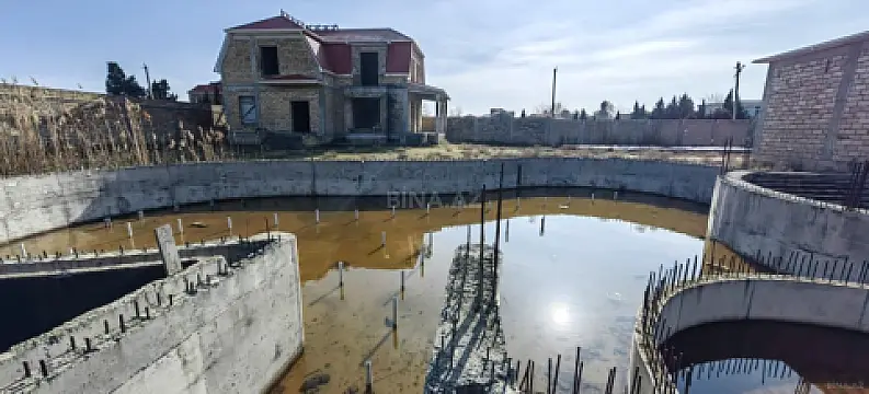Satılır 20 otaqlı həyət evi 1000 m²