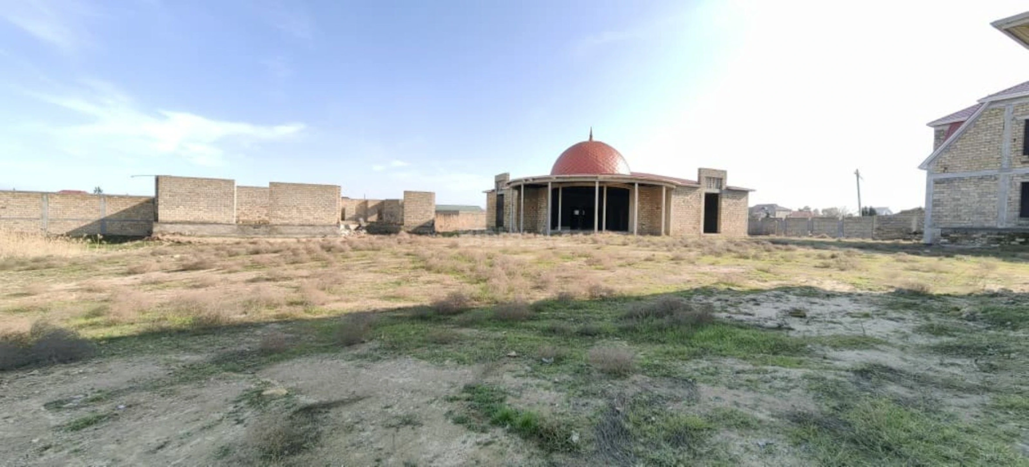 Satılır 20 otaqlı həyət evi 1000 m²