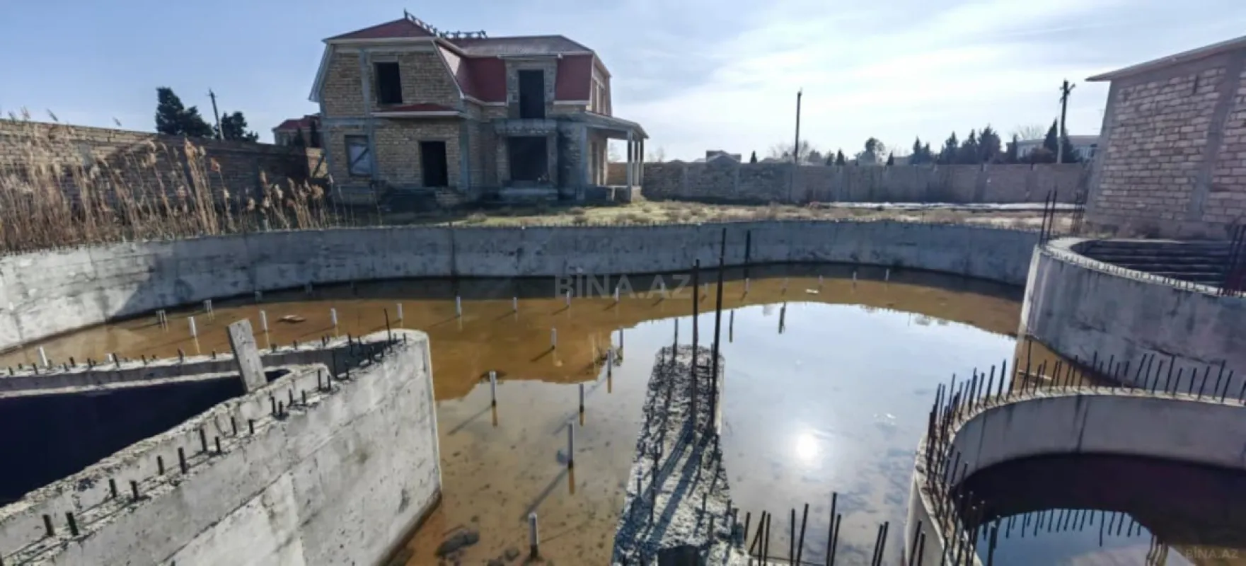 Satılır 20 otaqlı həyət evi 1000 m²