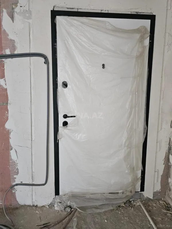 Satılır 3 otaqlı mənzil 170 m²