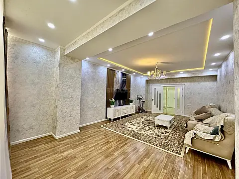 Satılır 3 otaqlı mənzil 130 m²