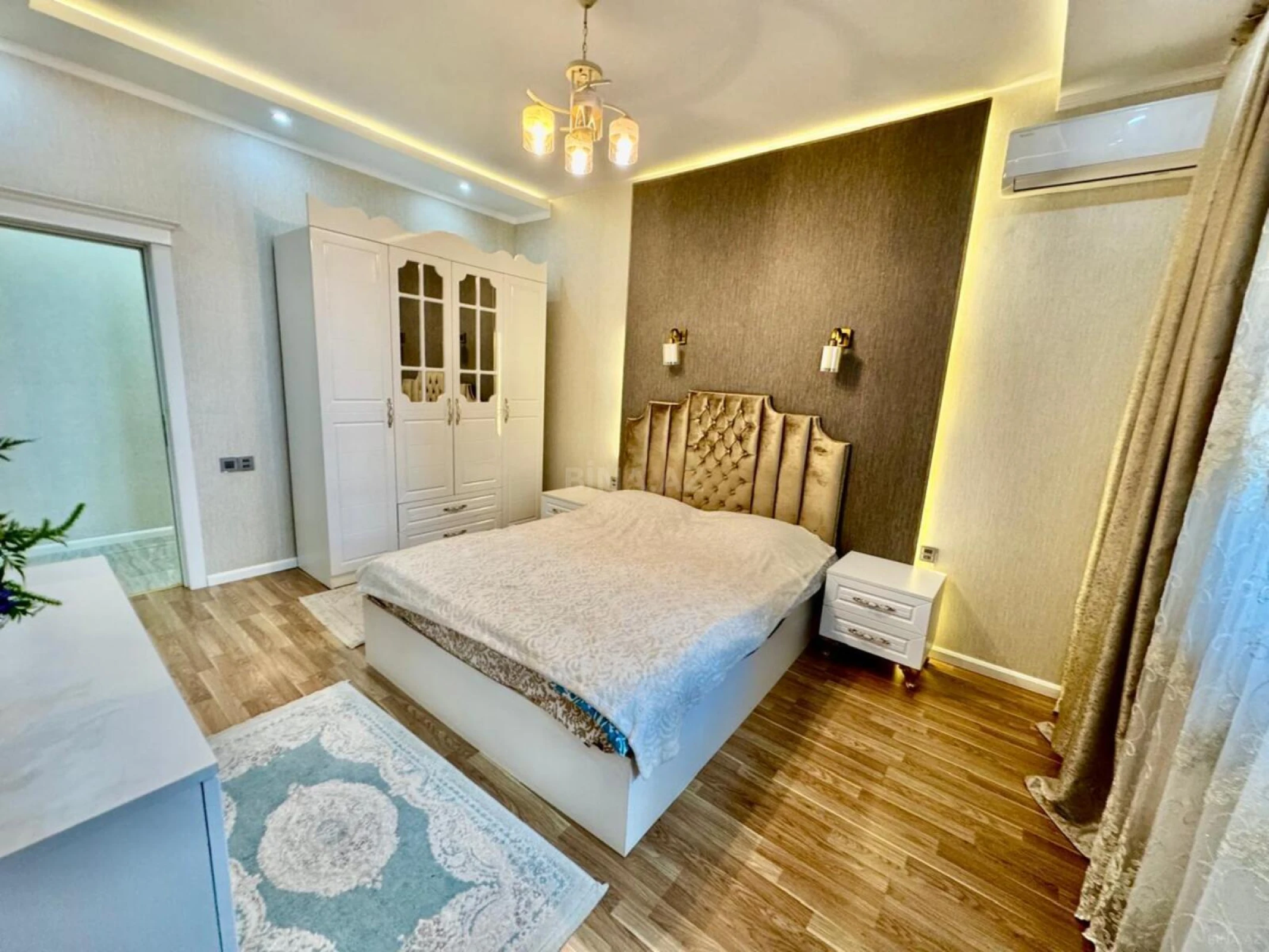 Satılır 3 otaqlı mənzil 130 m²