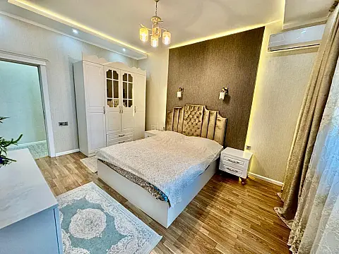 Satılır 3 otaqlı mənzil 130 m²
