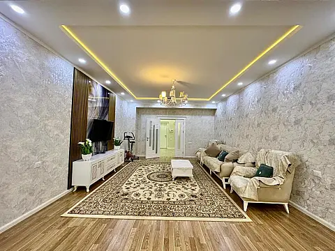 Satılır 3 otaqlı mənzil 130 m²