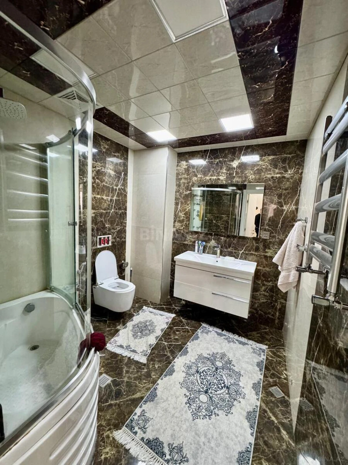 Satılır 3 otaqlı mənzil 130 m²