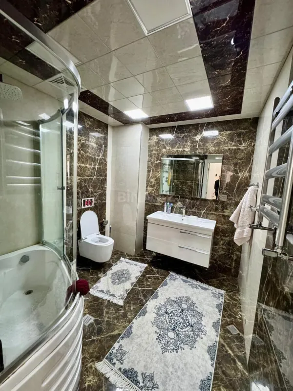 Satılır 3 otaqlı mənzil 130 m²