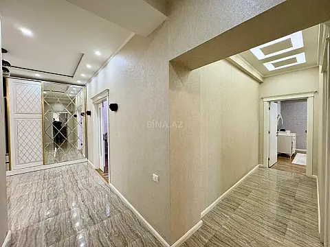 Satılır 3 otaqlı mənzil 130 m²