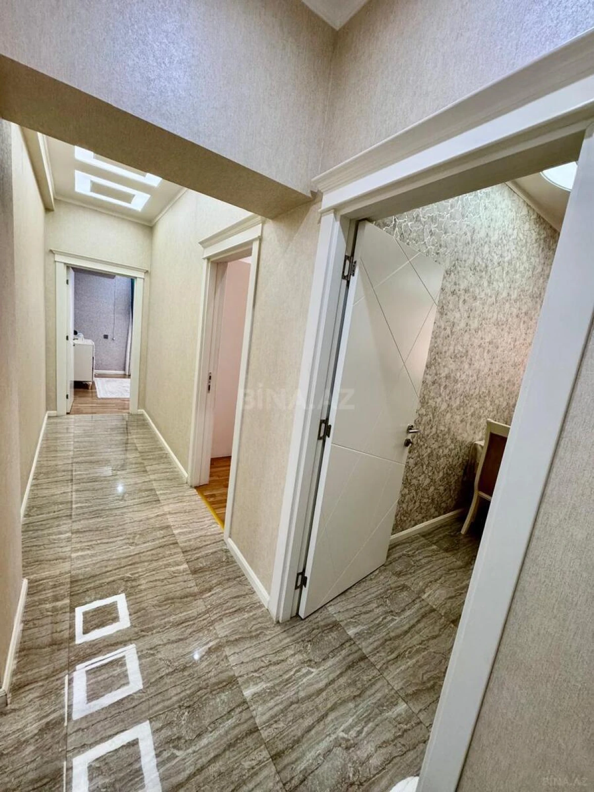 Satılır 3 otaqlı mənzil 130 m²