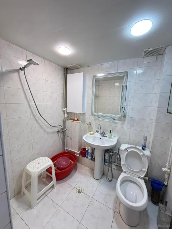 Kirayə verilir 2 otaqlı mənzil 60 m²