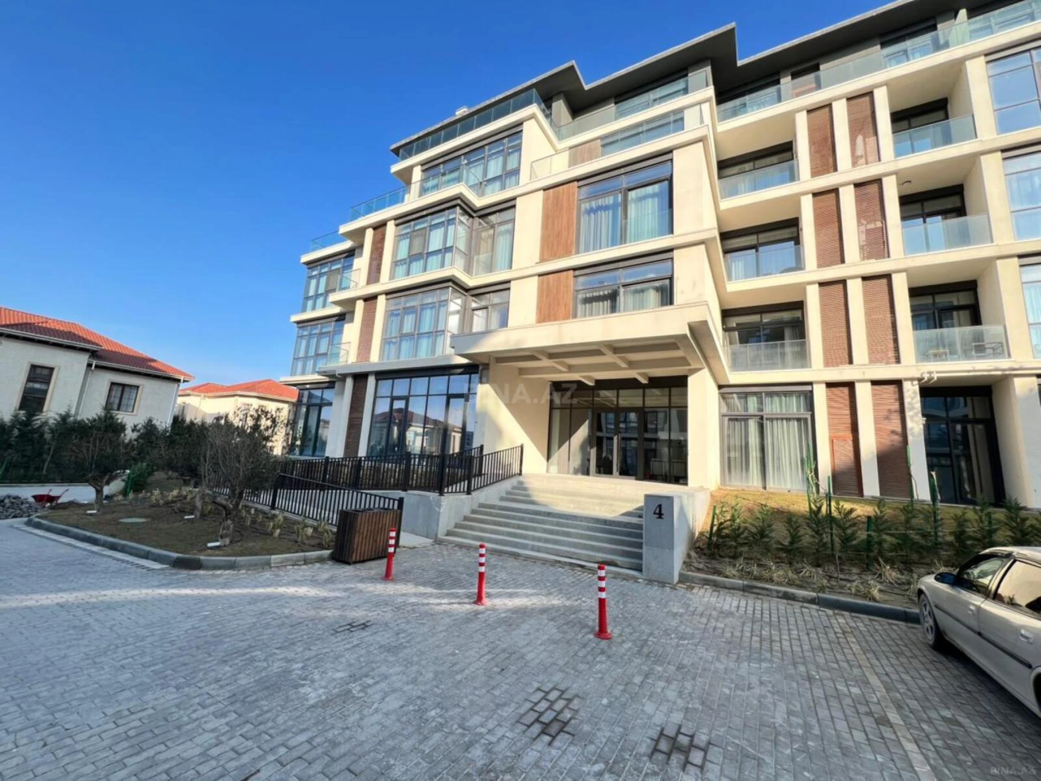Satılır 2 otaqlı mənzil 85.6 m²