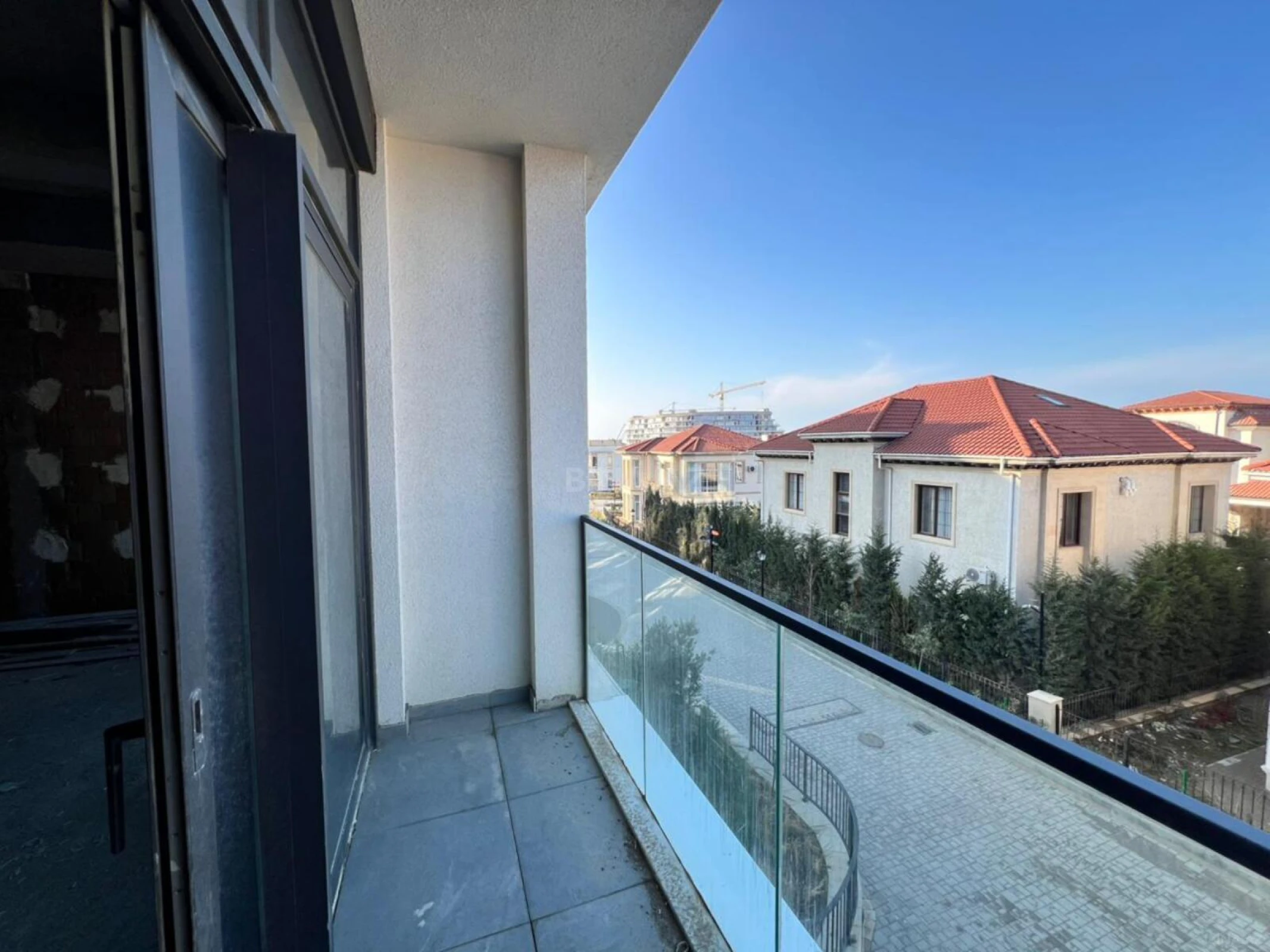 Satılır 2 otaqlı mənzil 85.6 m²