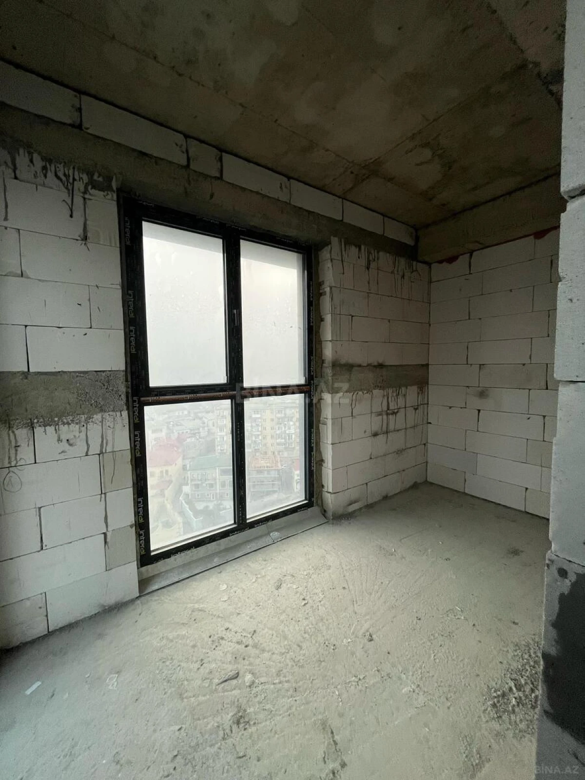 Satılır 3 otaqlı mənzil 170 m²