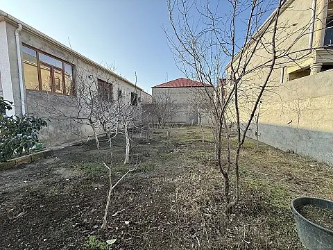 Satılır 4 otaqlı həyət evi 130 m²