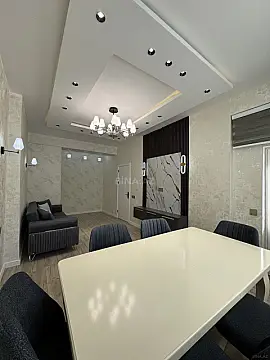 Satılır 2 otaqlı mənzil 85 m²