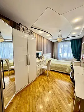 Satılır 2 otaqlı mənzil 92 m²