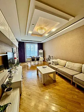 Satılır 2 otaqlı mənzil 92 m²