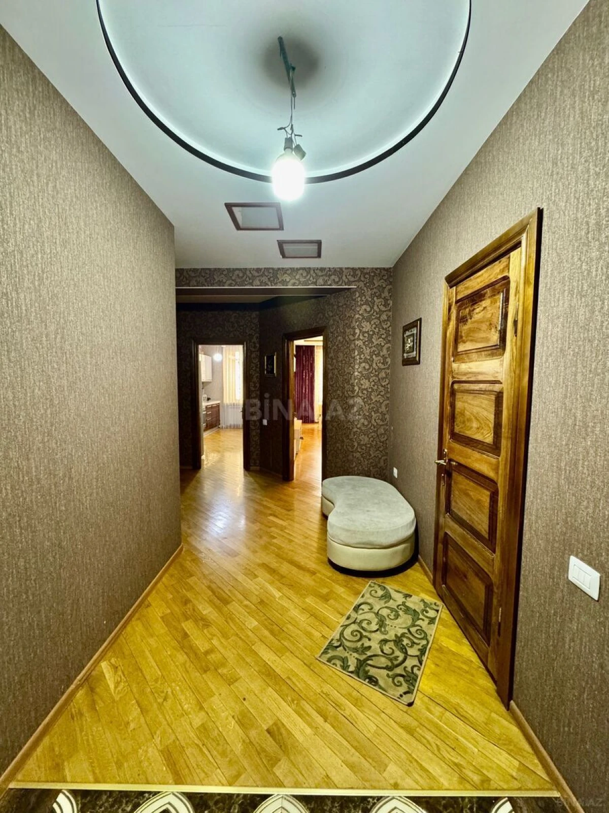Satılır 2 otaqlı mənzil 92 m²