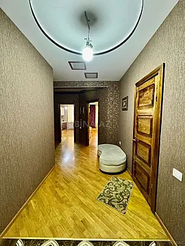 Satılır 2 otaqlı mənzil 92 m²