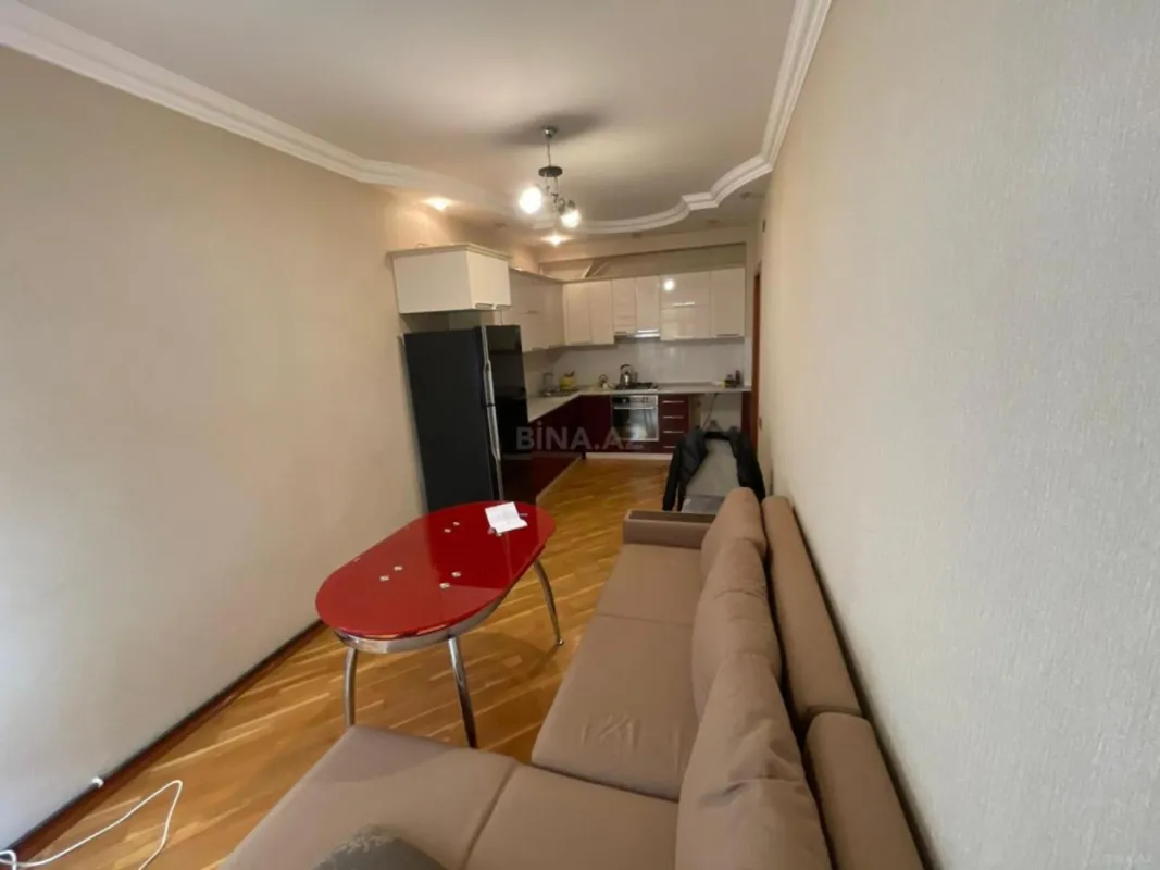 Satılır 3 otaqlı mənzil 130 m²
