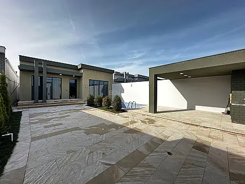 Satılır 4 otaqlı həyət evi 140 m²