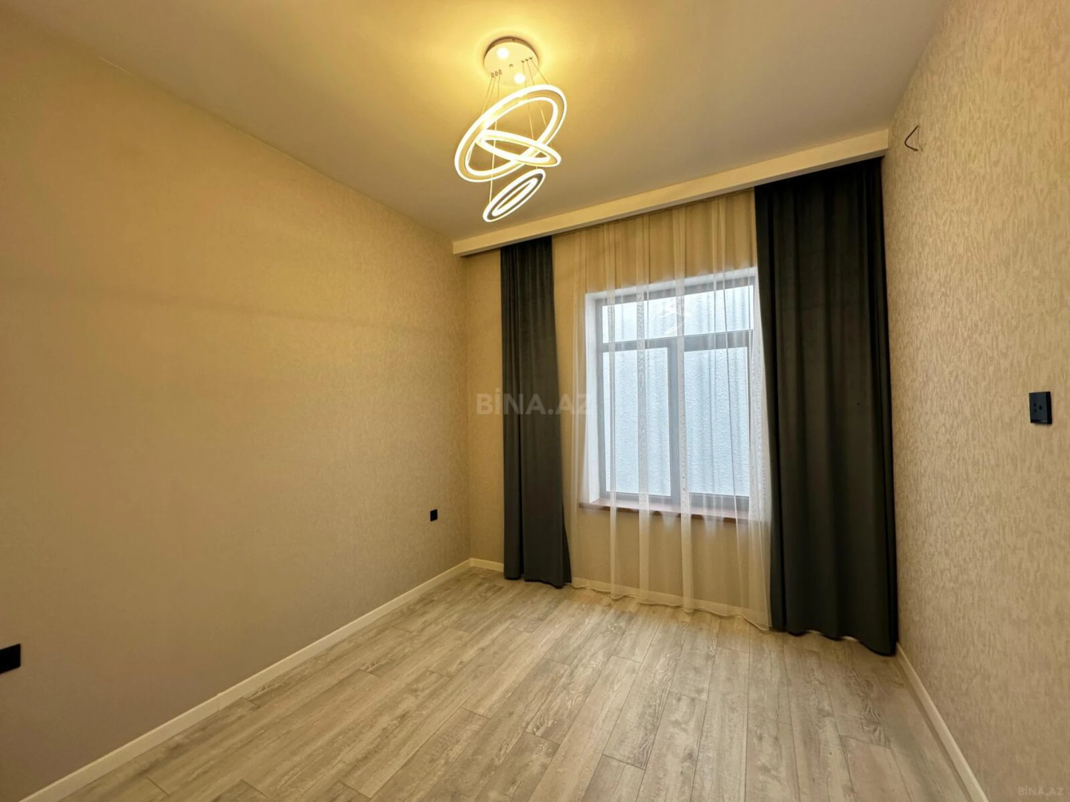 Satılır 4 otaqlı həyət evi 140 m²