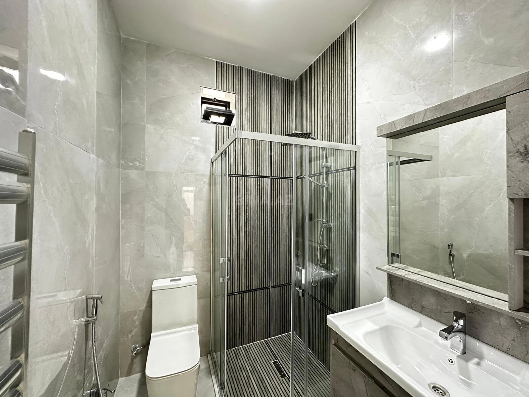 Satılır 4 otaqlı həyət evi 140 m²