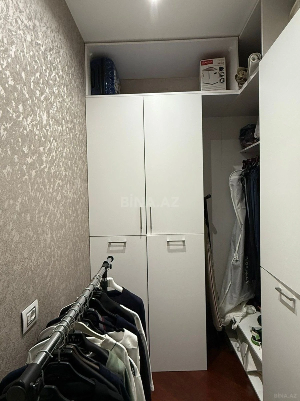 Satılır 4 otaqlı mənzil 215 m²