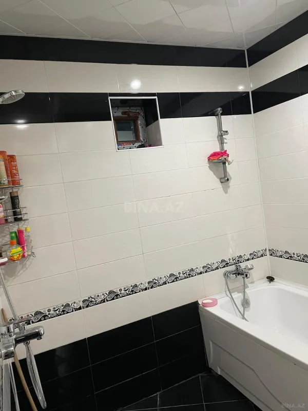 Satılır 8 otaqlı həyət evi 450 m²